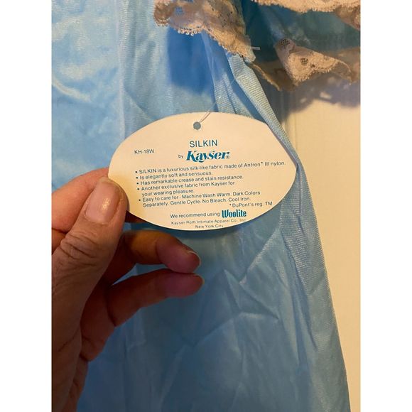 Vintage NWT Kayser Light Blue Pajama Top with Lace Accents Size Large - Picture 7 of 9